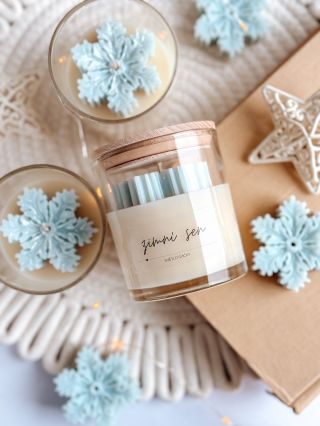 Zimní sen ❄️ To je, když svět mlčí, venku padá sníh a ty zrovna nemáš potřebu nikam spěchat. Jen tak si sedíš, popíjíš čaj...