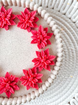 Hádej, co za novinku se chystá… ♥️🎄 Detail, který toho řekne víc, než se zdá. Už brzy! #svetlosvicky #sneakpeek...